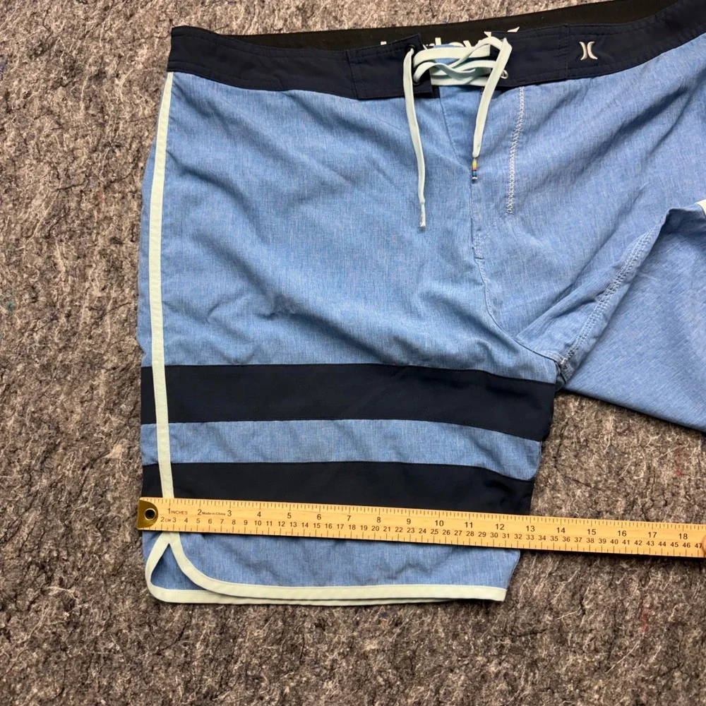 Hurley Phantom Mens Board Shorts Blue Striped Swim Trunks Size 42